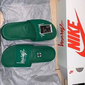 NIKExSTUSSY BENASSI SLIDES SANDALS GREEN UNISEX